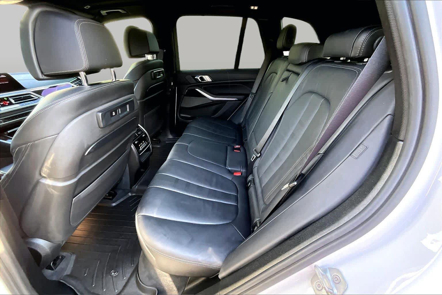 Used 2020 BMW X5 M50i w/ Premium Package AWD/4WD image 21
