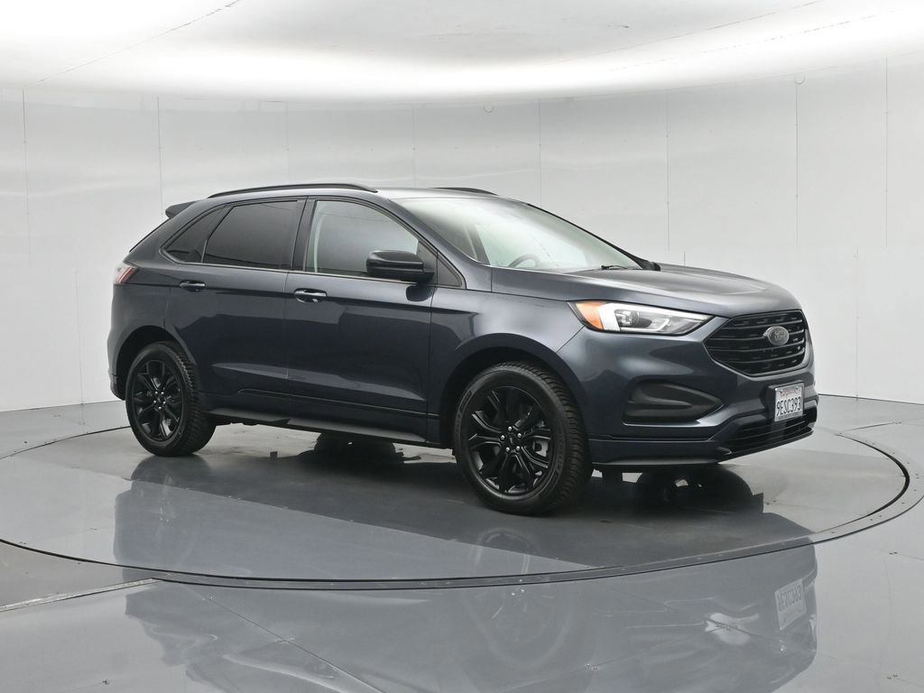 Certified 2022 Ford Edge SE w/ Black Appearance Package image 3