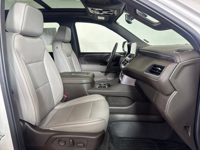 Used 2021 GMC Yukon XL SLT w/ SLT Luxury Plus Package AWD/4WD image 4