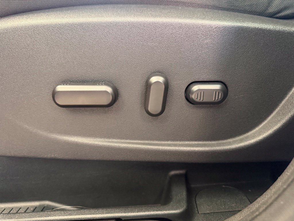 Certified 2018 Ford Escape SE AWD/4WD image 16