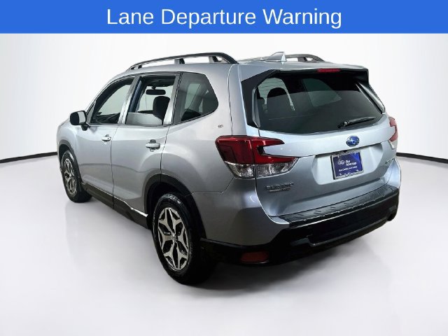 Used 2023 Subaru Forester Premium AWD/4WD image 9