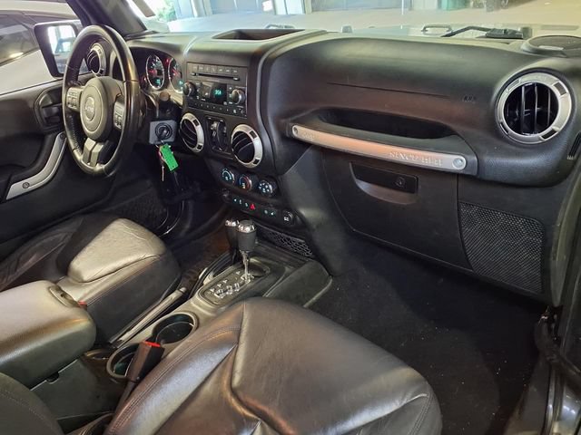 Used 2017 Jeep Wrangler Unlimited Sahara w/ Mopar Chrome Edition Group AWD/4WD image 27