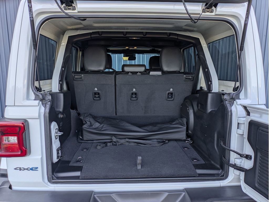 Used 2021 Jeep Wrangler Unlimited Rubicon 4xe w/ Cold Weather Group image 10