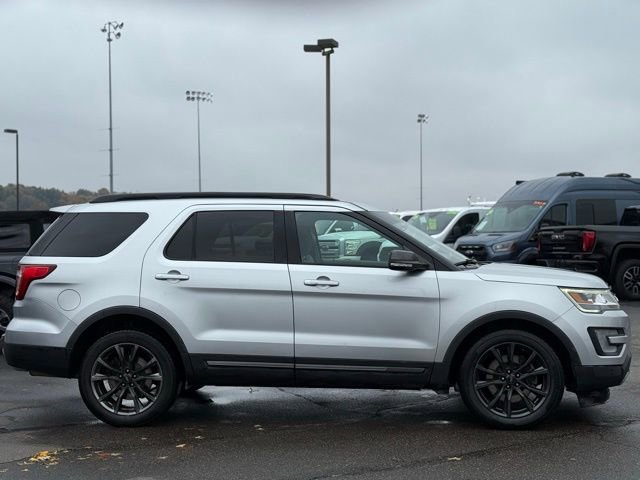 Certified 2017 Ford Explorer XLT w/ Equipment Group 202A image 10