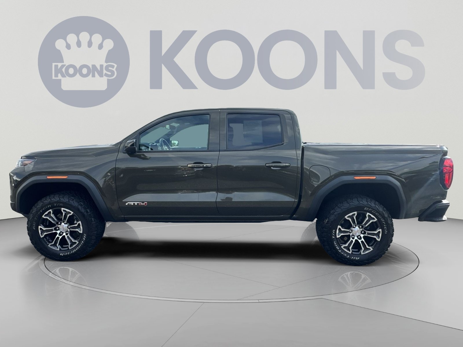 Used 2023 GMC Canyon AT4 w/ AT4 Premium Package AWD/4WD image 7