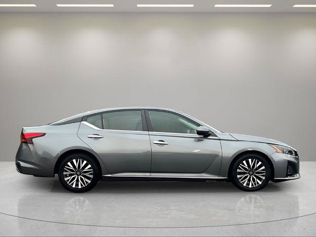 Used 2023 Nissan Altima 2.5 SV FWD image 8