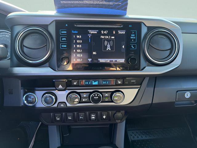 Used 2017 Toyota Tacoma TRD Off-Road w/ Premium & Technology Package AWD/4WD image 14