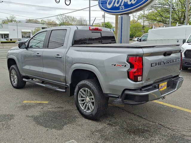 Used 2024 Chevrolet Colorado LT w/ LT Convenience Package AWD/4WD image 14