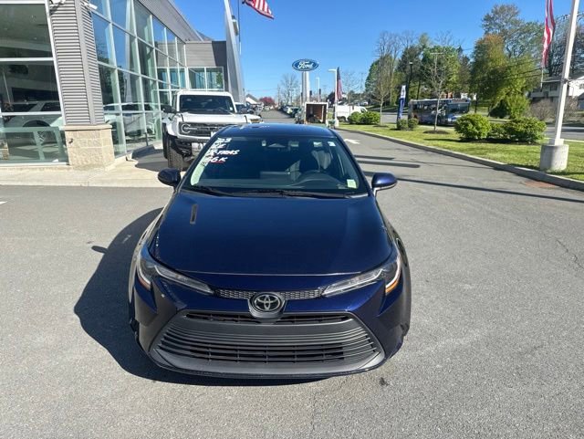 Used 2023 Toyota Corolla LE FWD image 3