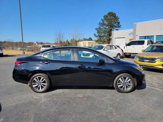 Used 2025 Nissan Versa SV image 6