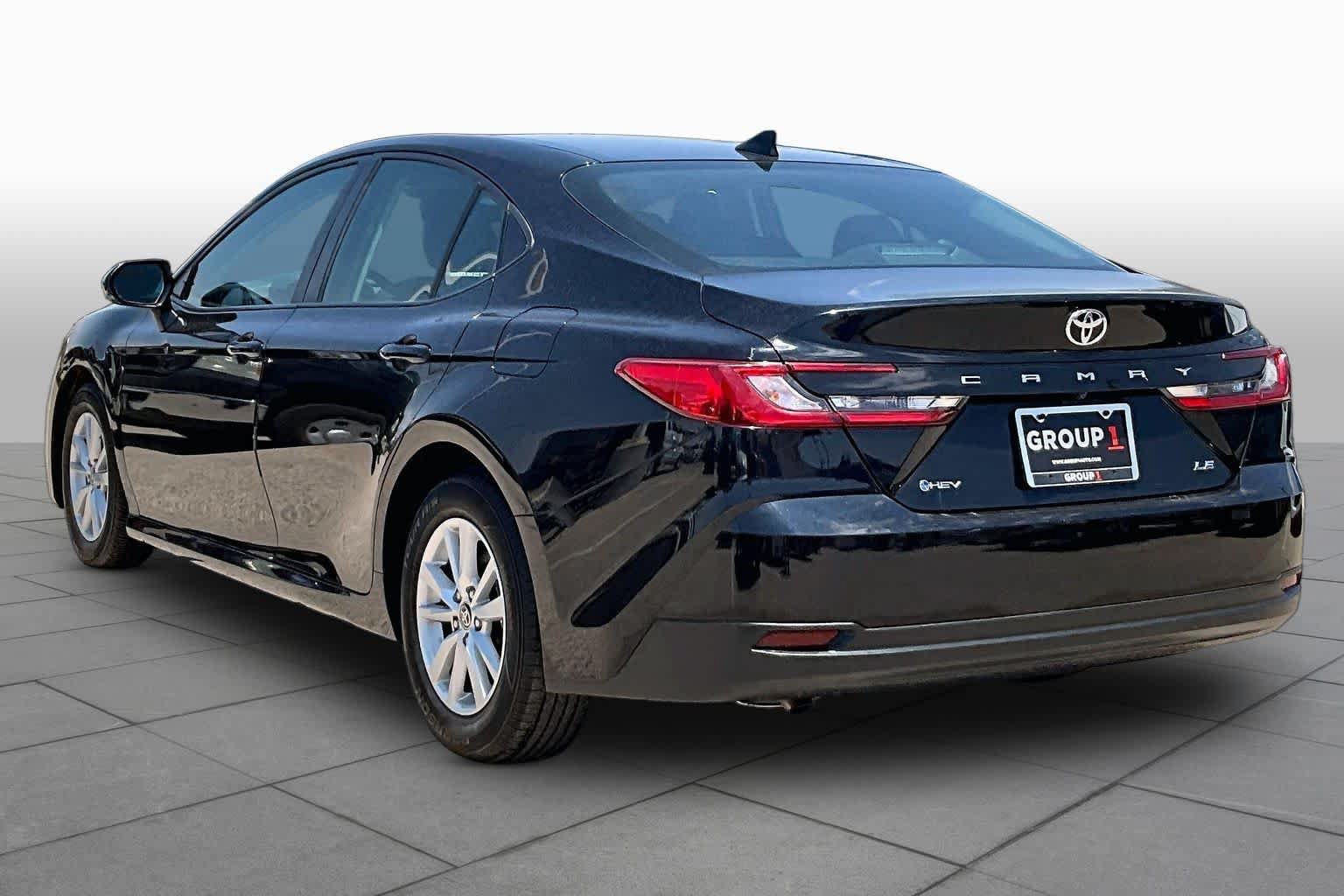 Used 2025 Toyota Camry LE FWD image 12
