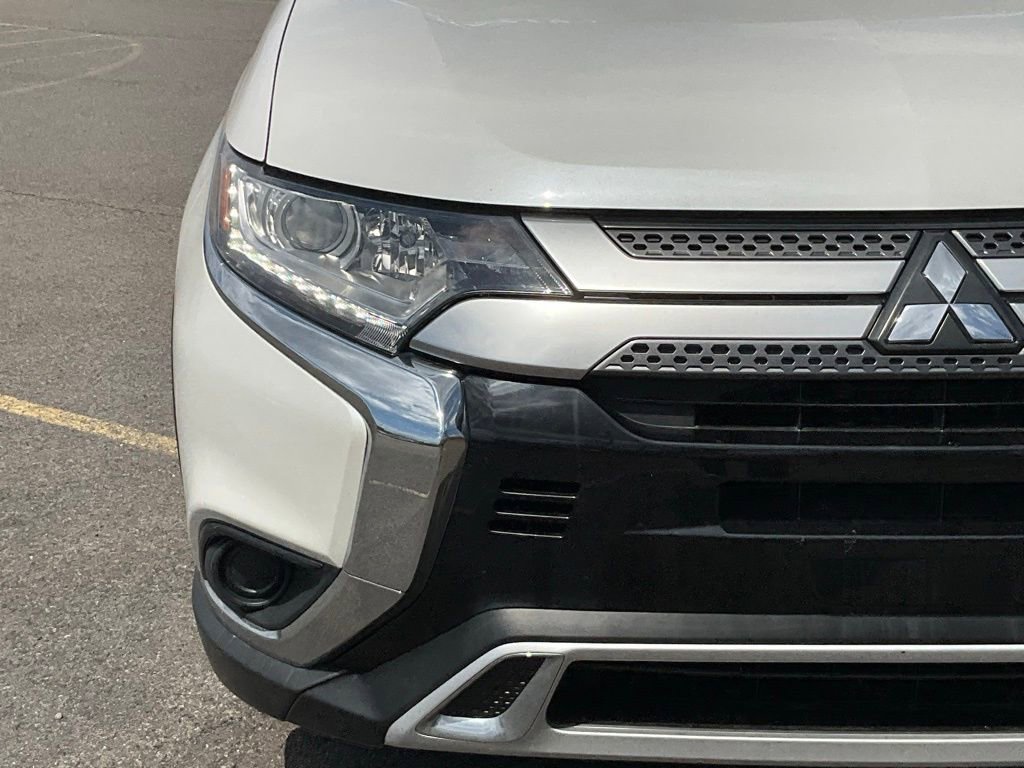 Used 2019 Mitsubishi Outlander ES image 2