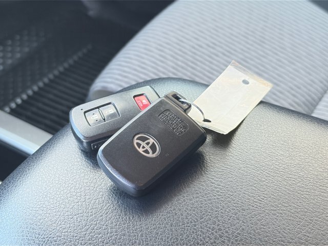 Used 2021 Toyota 4Runner SR5 AWD/4WD image 29