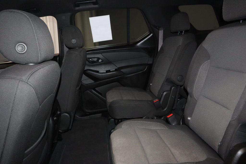 Used 2023 Chevrolet Traverse LT FWD image 16