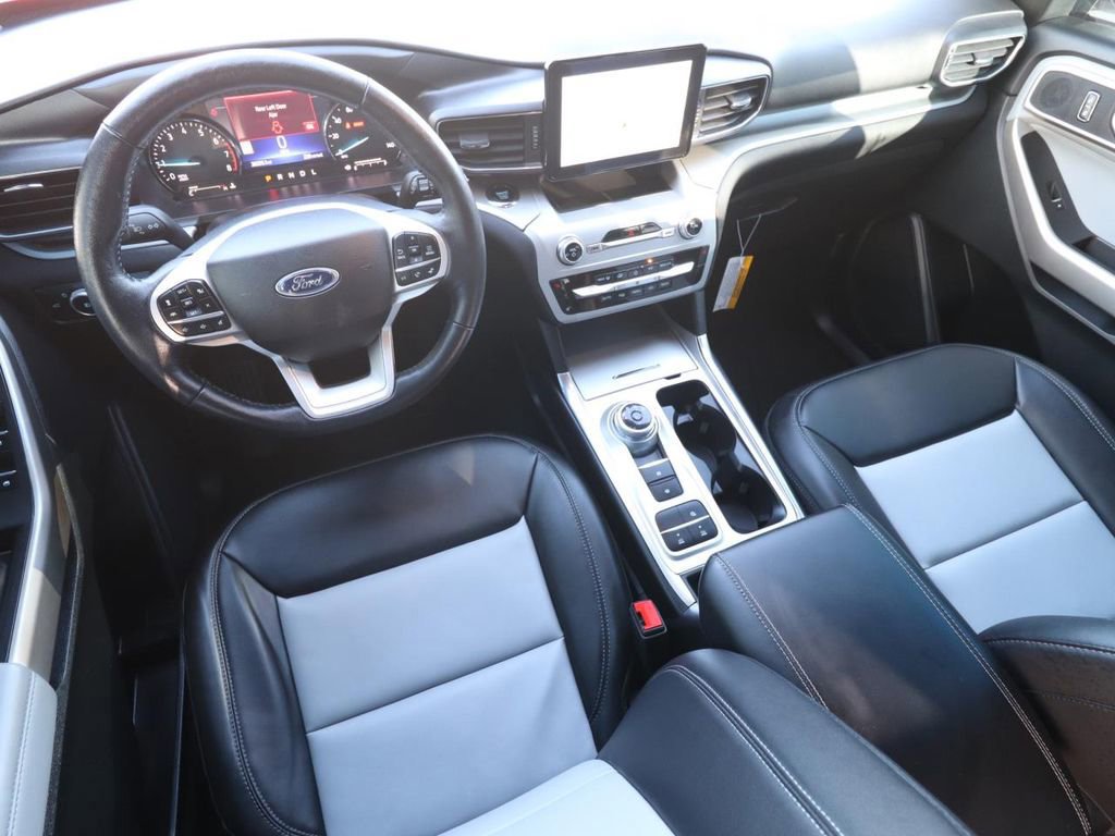 Certified 2023 Ford Explorer XLT w/ Equipment Group 202A image 10
