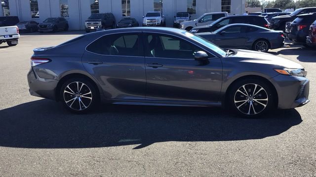 Used 2020 Toyota Camry SE image 6