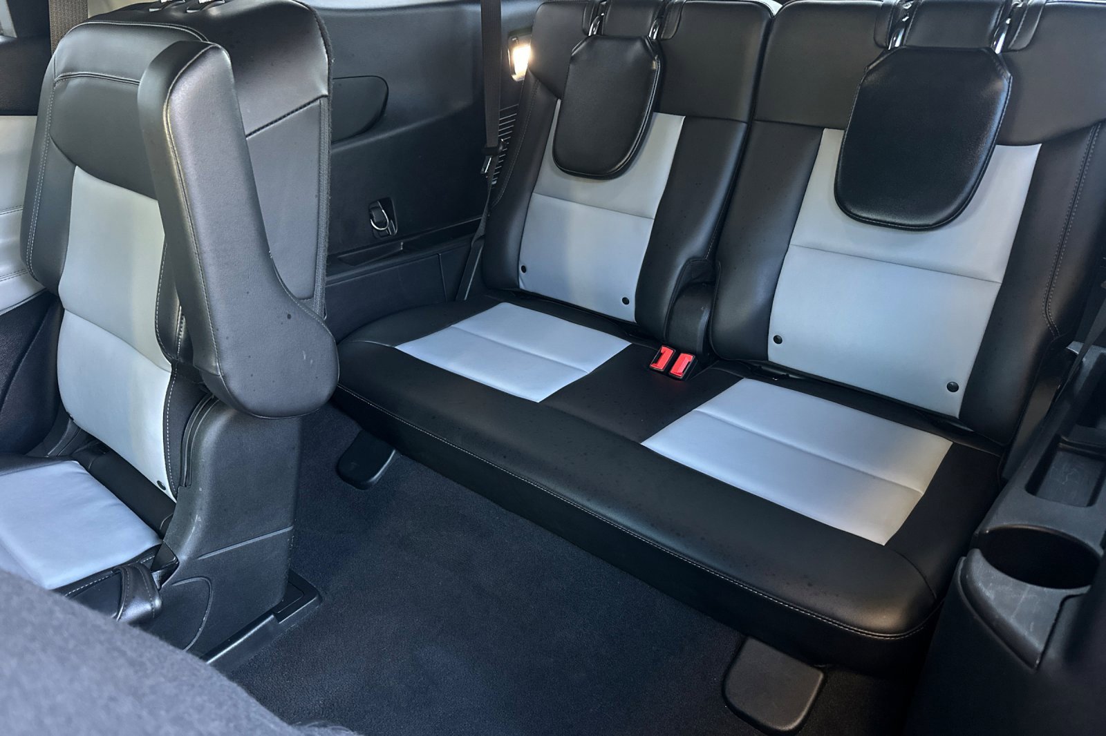 Certified 2022 Ford Explorer XLT w/ Equipment Group 202A image 14