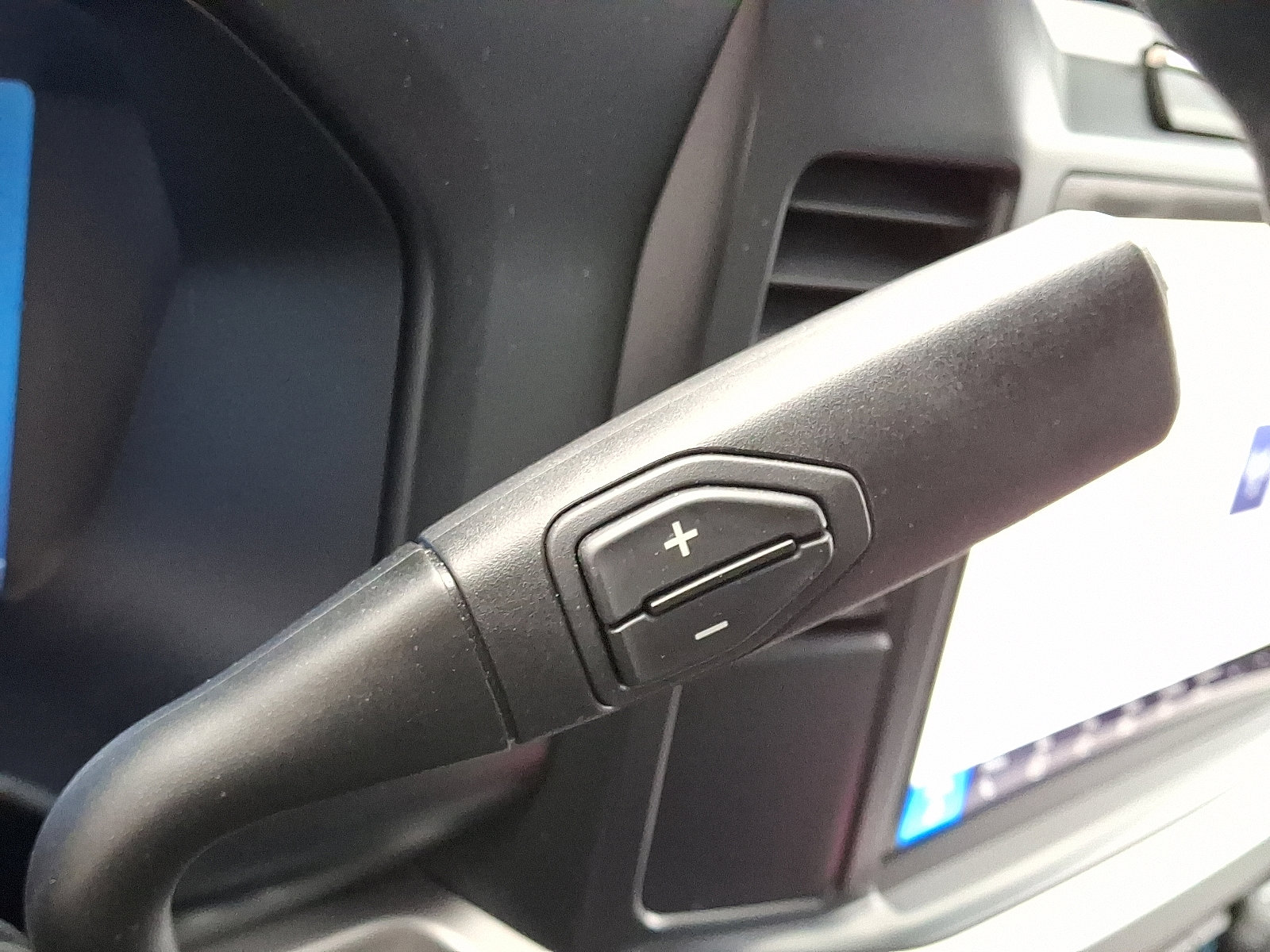 Certified 2023 Ford F250 XLT w/ Black Appearance Package image 18