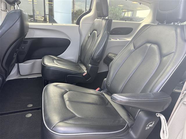 Used 2019 Chrysler Pacifica Limited FWD image 5
