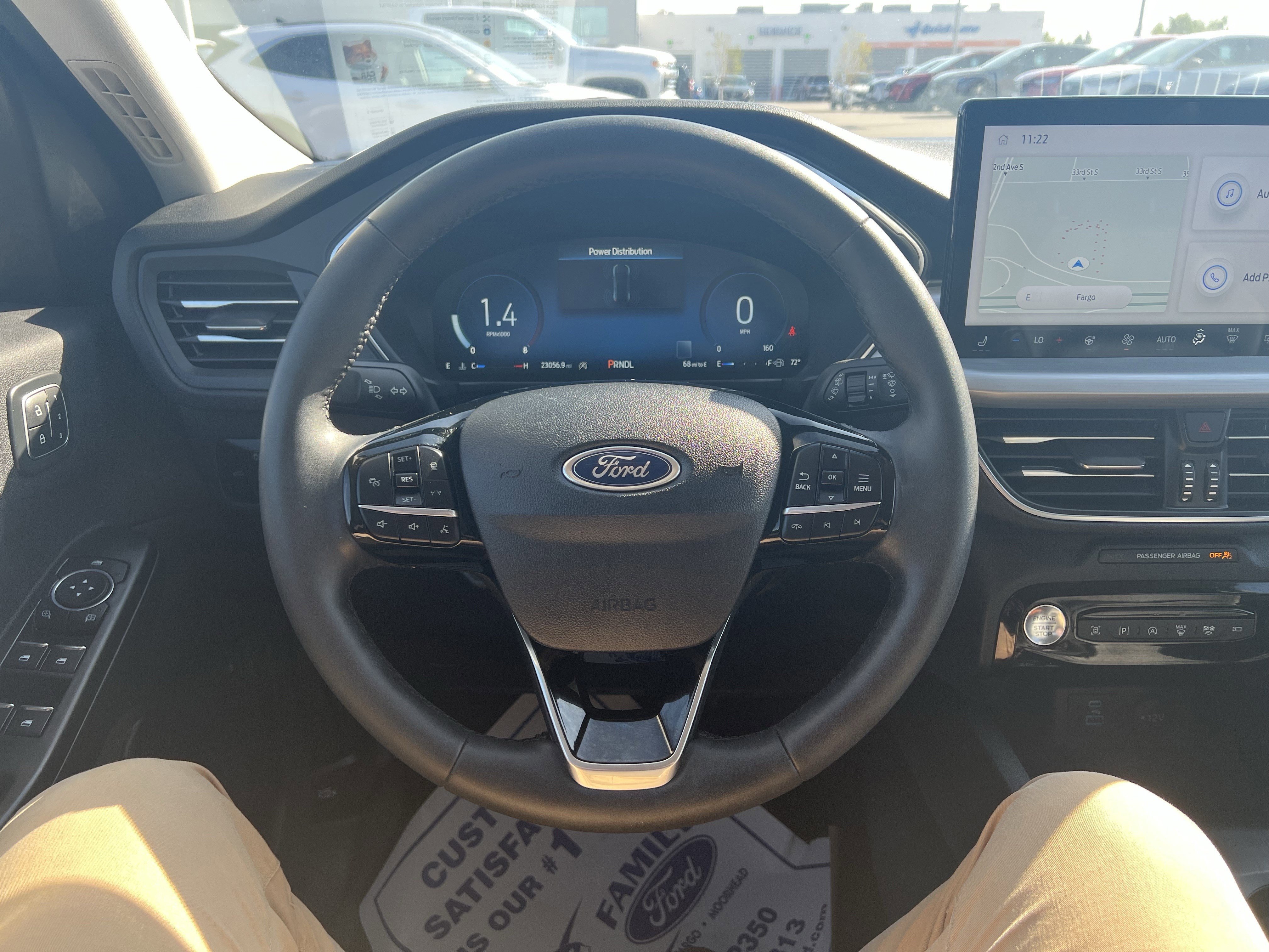 Certified 2023 Ford Escape Platinum w/ Class II Trailer Tow Package image 9