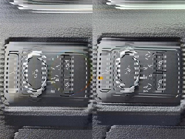 Certified 2022 Ford Explorer XLT w/ Equipment Group 202A image 18