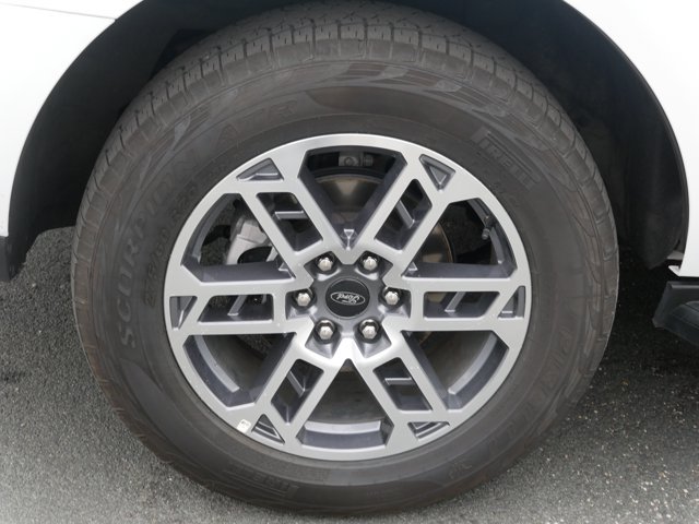 Certified 2025 Ford Expedition Active AWD/4WD image 9