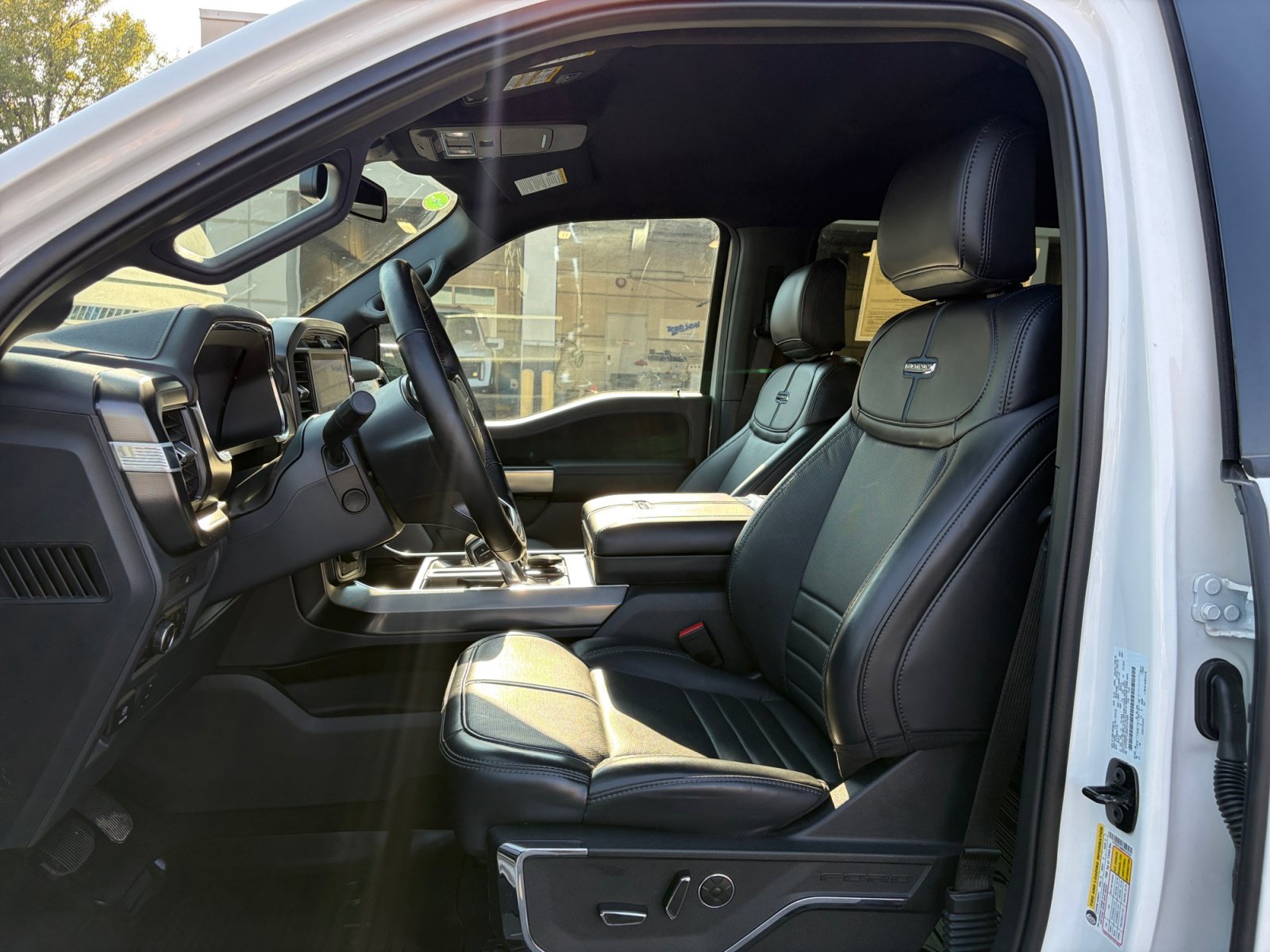 Certified 2025 Ford F150 Platinum w/ FX4 Off-Road Package AWD/4WD image 24