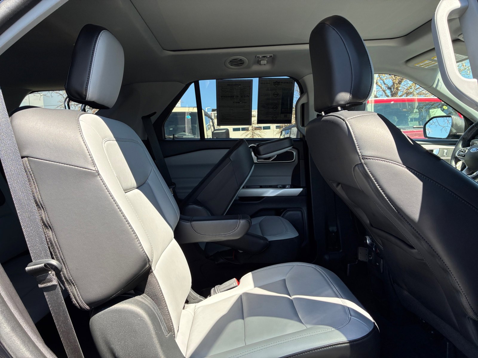 Certified 2021 Ford Explorer XLT w/ Equipment Group 202A image 18