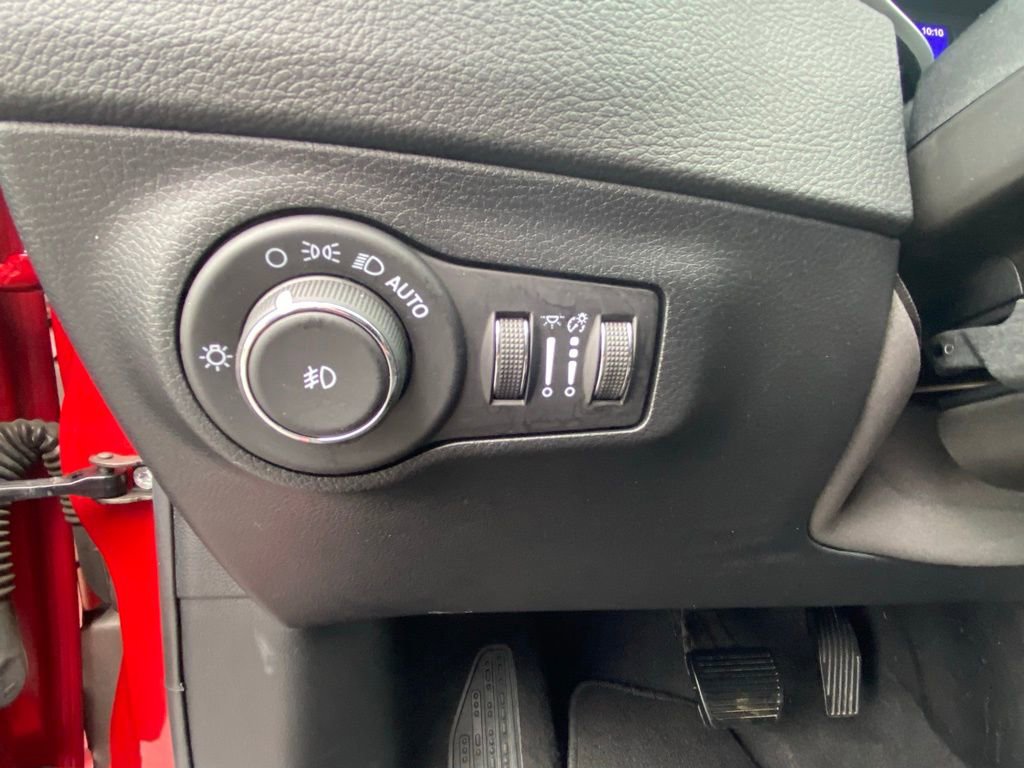 Used 2021 Jeep Compass Latitude image 12