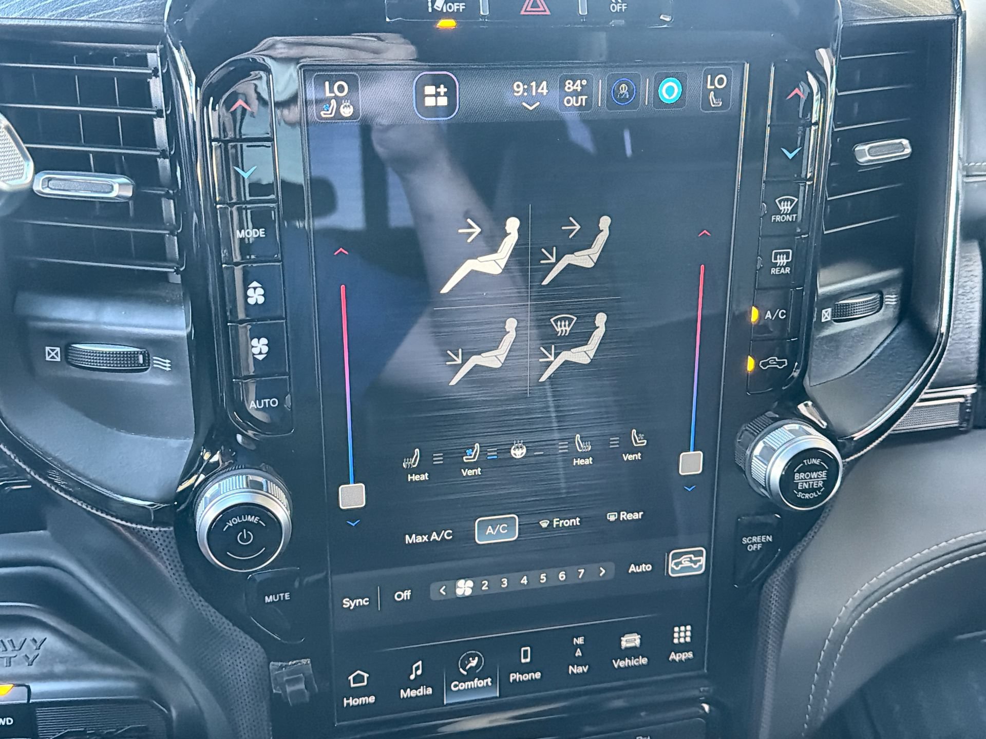 Used 2022 RAM 3500 Limited AWD/4WD image 19