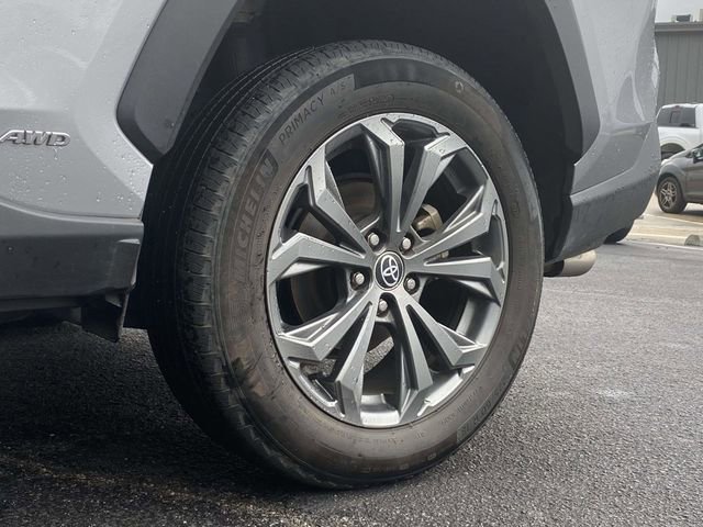 Used 2022 Toyota RAV4 XLE Premium image 11