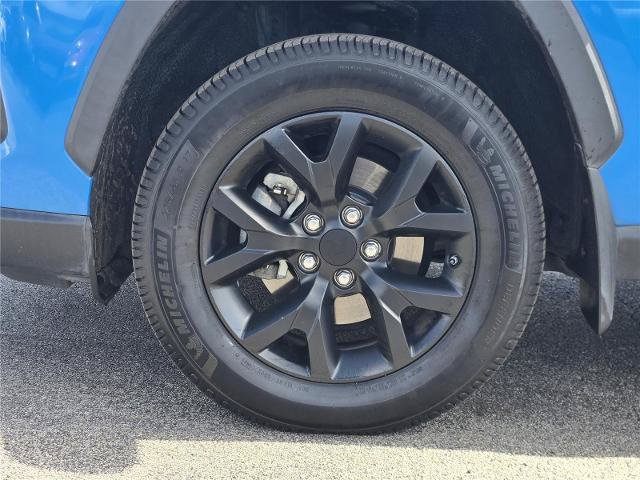 Used 2021 Toyota RAV4 LE FWD image 11