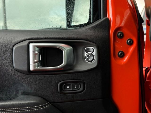 Used 2019 Jeep Wrangler Unlimited Sahara w/ Advanced Safety Group image 34