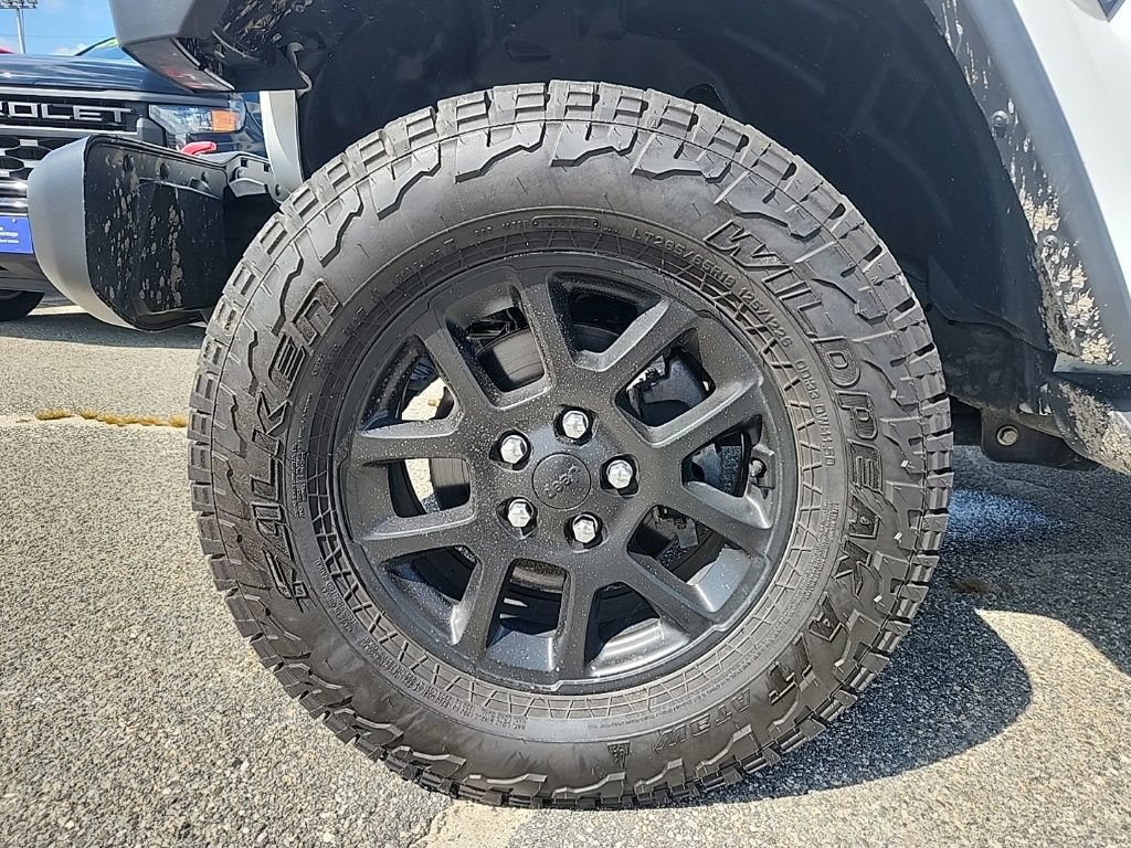 Used 2020 Jeep Gladiator Overland w/ Cold Weather Group AWD/4WD image 22