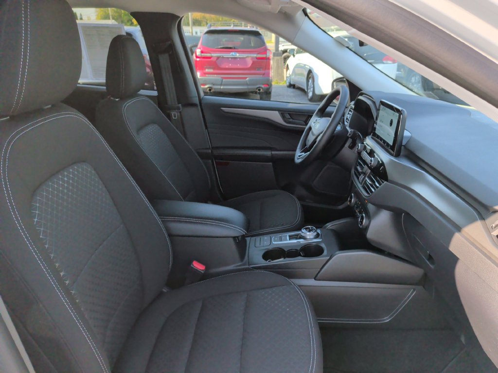Certified 2024 Ford Escape Active AWD/4WD image 16