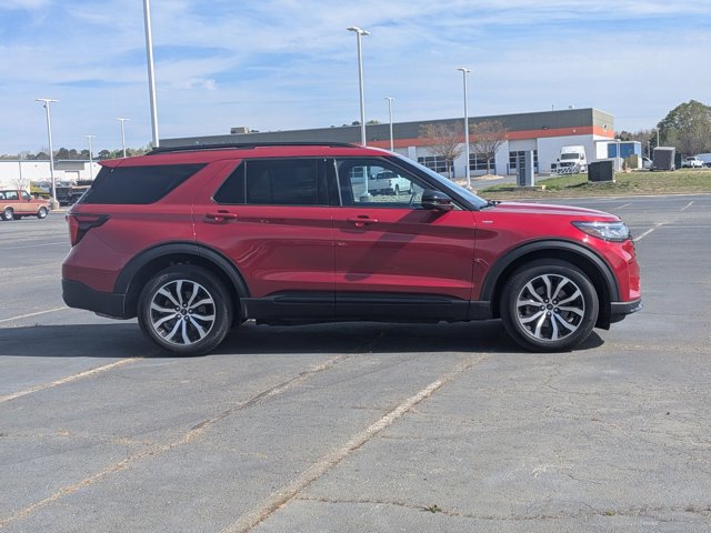 Certified 2025 Ford Explorer ST-Line image 6