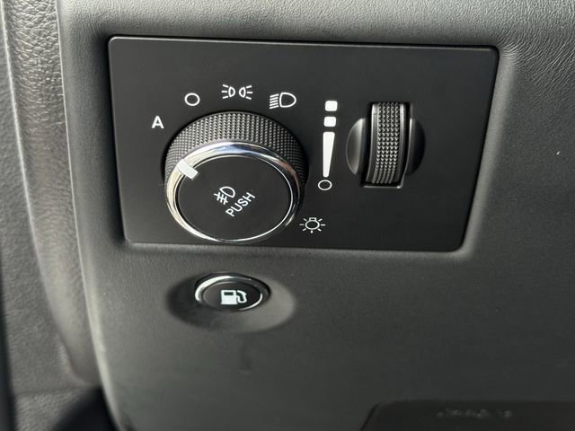 Used 2019 Jeep Grand Cherokee SRT image 26