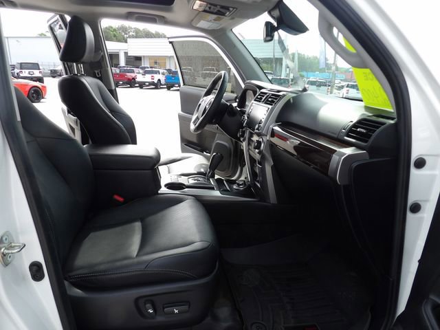 Used 2022 Toyota 4Runner Limited AWD/4WD image 32