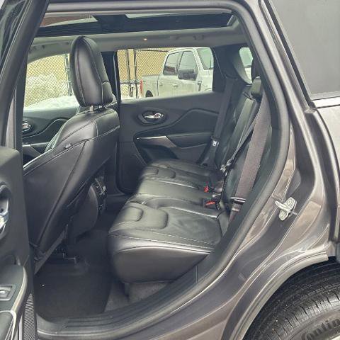 Used 2020 Jeep Cherokee Limited w/ Technology Group image 22