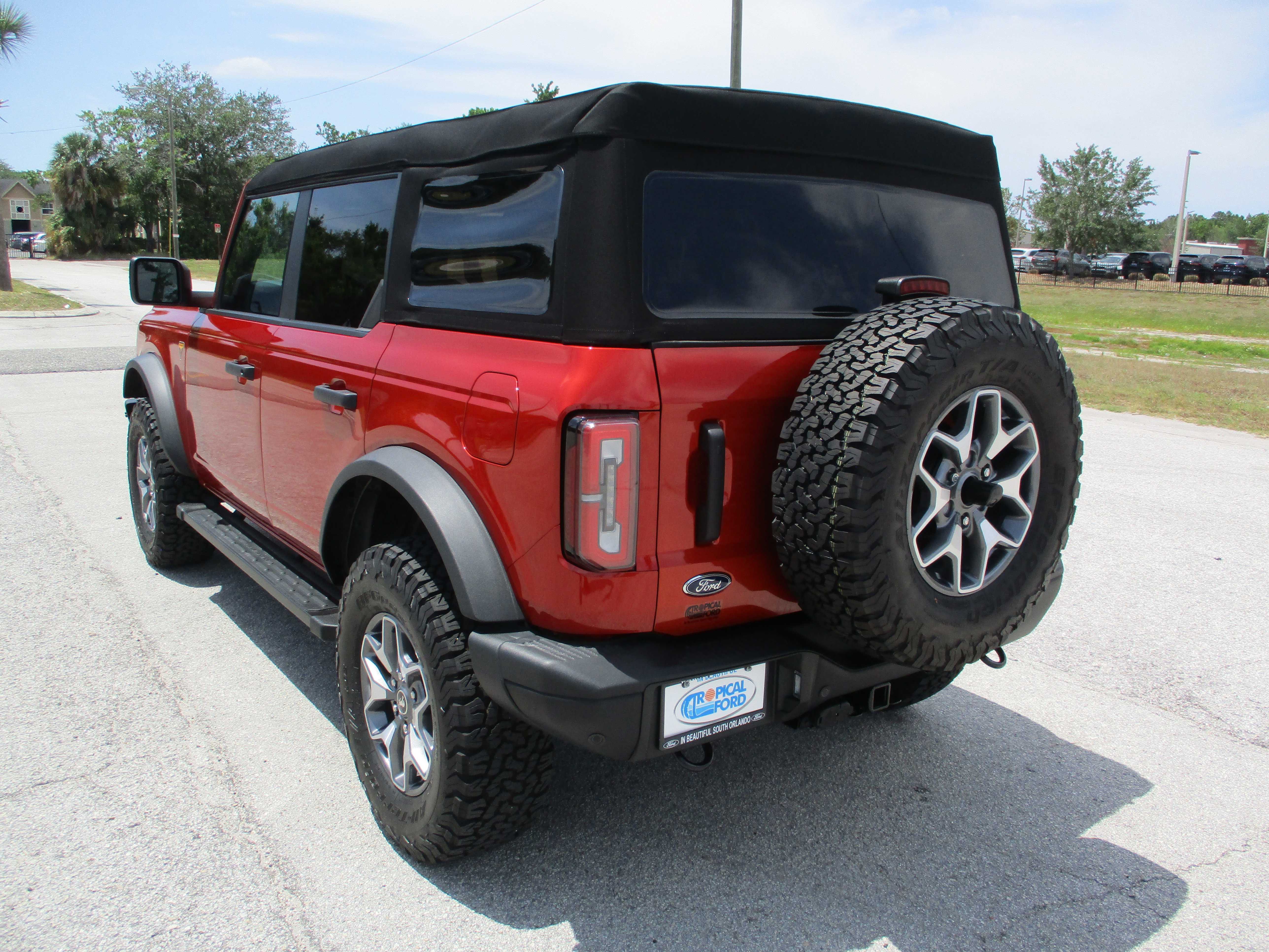 Certified 2024 Ford Bronco Badlands image 3