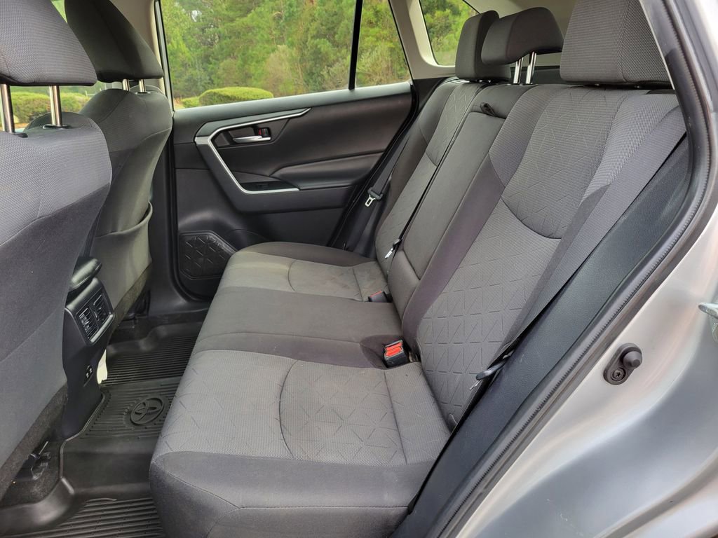 Used 2020 Toyota RAV4 XLE image 15