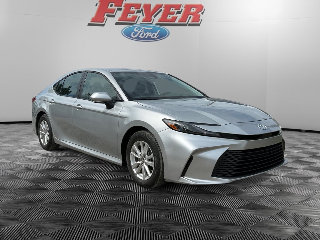 Used 2025 Toyota Camry LE FWD image 7
