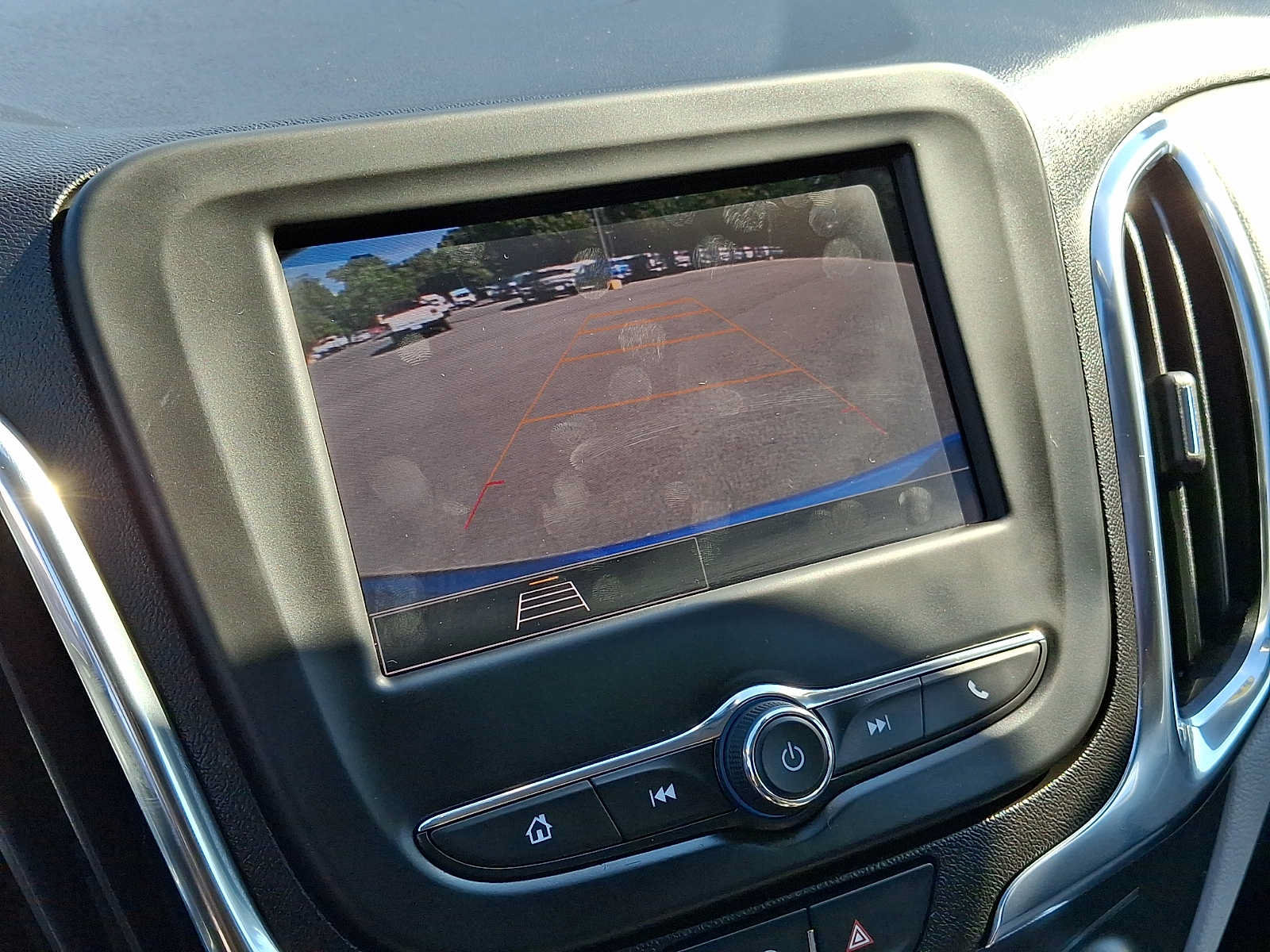 Used 2024 Chevrolet Equinox LS FWD image 17