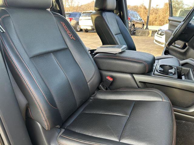 Used 2024 Nissan Titan PRO-4X w/ Pro-4x Convenience Package image 16