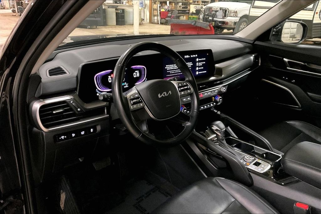 Used 2025 Kia Telluride S AWD/4WD image 13