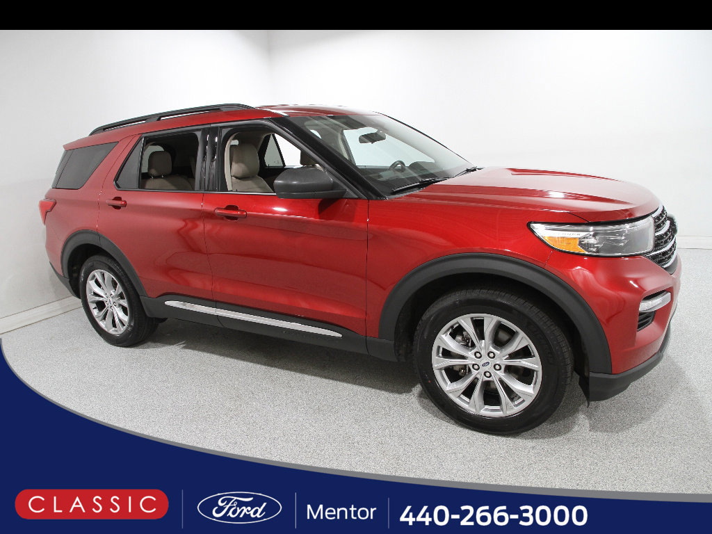 Certified 2024 Ford Explorer XLT w/ Equipment Group 202A image 3