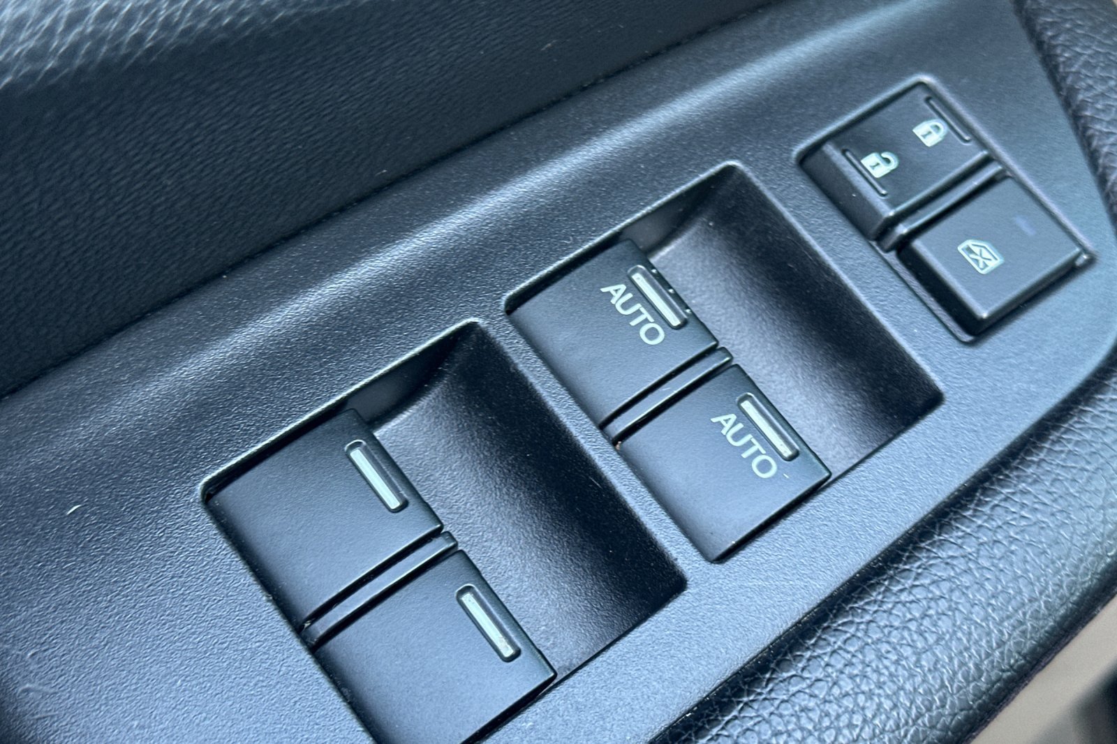 Used 2017 Honda Pilot EX-L image 11