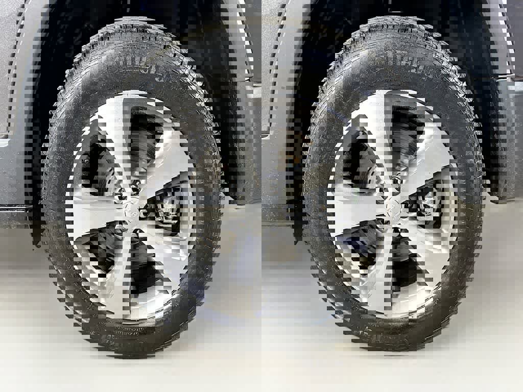 Used 2022 Jeep Cherokee Limited image 11