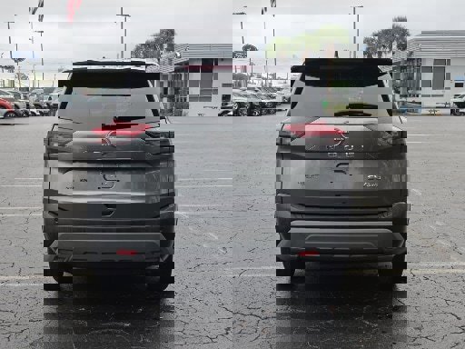 Used 2023 Nissan Rogue SV image 4