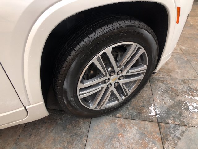 Used 2023 Chevrolet Traverse High Country AWD/4WD image 9